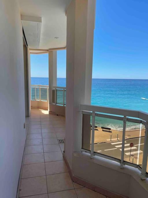 Appartement Bord De Mer Avec Garage Mentone Esterno foto