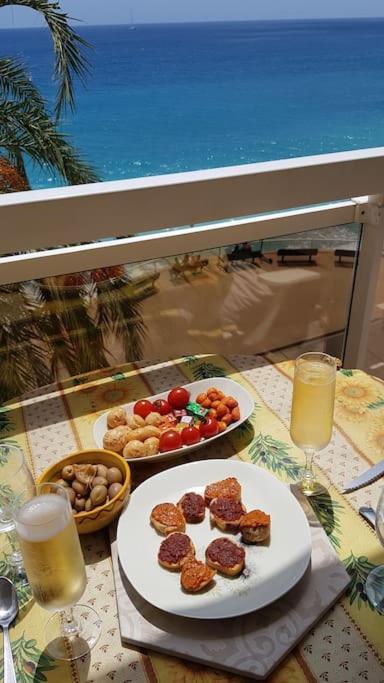 Appartement Bord De Mer Avec Garage Mentone Esterno foto
