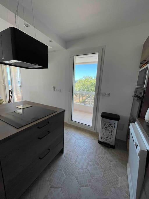 Appartement Bord De Mer Avec Garage Mentone Esterno foto